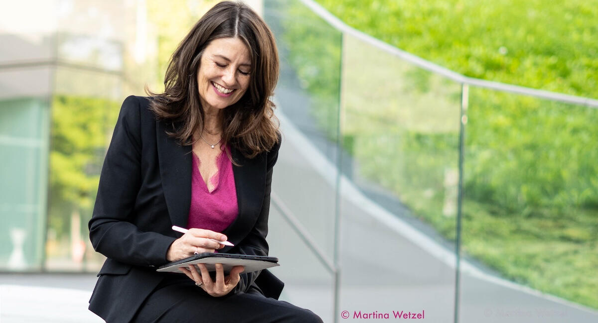 Maria Kennedy coaching an executive leader